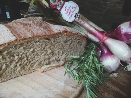Pane, cipolla e aromi - Ristorante Grange Tachier