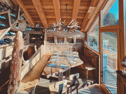 Sala interna con vista - Ristorante Grange Tachier