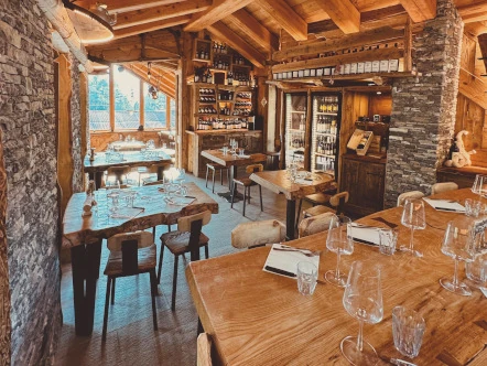 Sala interna con vista - Ristorante Grange Tachier