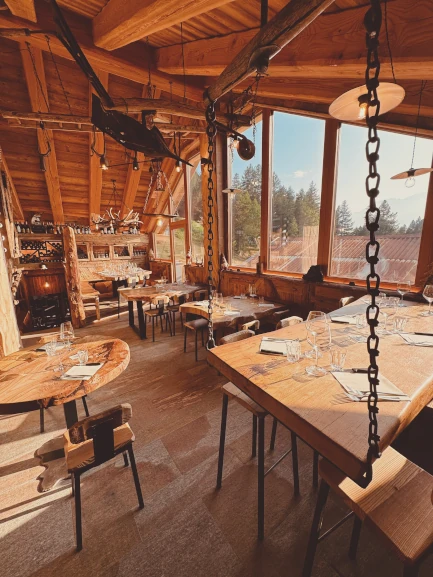 Particolari Interno Ristorante Grange Tachier